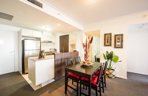 Brisbane Central Business District Apartment | Unforgettable African Escape on Level 38 with Ocean View