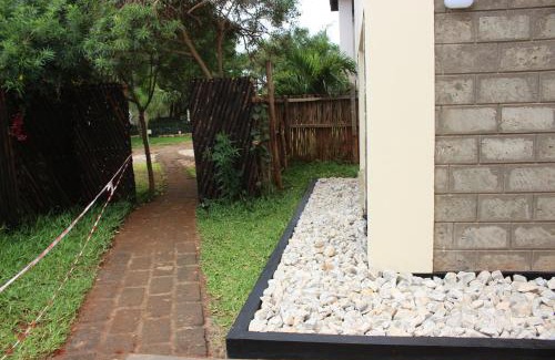 Voi Hotel | Pet-Friendly Afrika Lodges with Restaurant & Breakfast