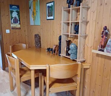 Emmetten House | Experience Afrika Zimmer with Majestic Mountain Views
