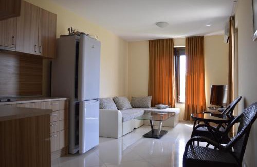 Sinemoretz Apartment | Family-Friendly Afrodita Apartments: Poolside Relaxation Awaits
