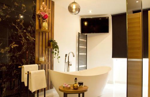 Mukinje Apartment | Unwind at Afrodita Wellness Essence: Spa and Hot Tub Retreat