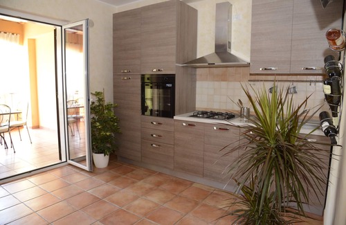 Lido Condo | Elegant Villa with Pool and Ocean View for Memorable Stays