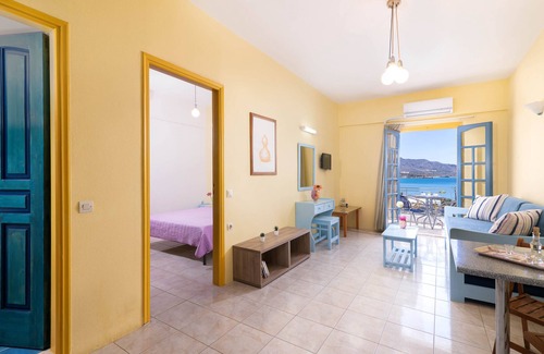 Makry Gialos House | Relax at Afroditi Apartments with Pool & Ocean View