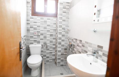 Agios Nikitas Apartment | Oceanfront Afroditi Pansion: Family-Friendly Retreat
