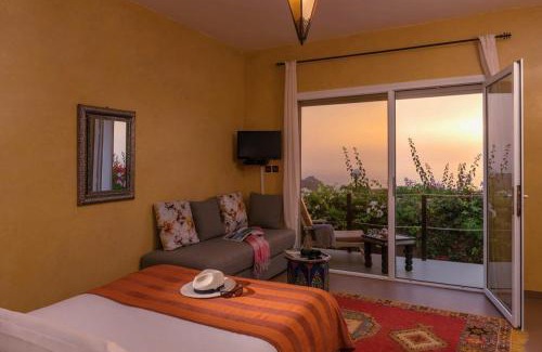 Mirleft Hotel | Discover Aftas Trip: Pet-Friendly Oceanfront Retreat