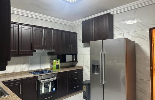 Freetown Apartment | Ideal After 5 Apartment with En-suite Bedrooms & Breakfast