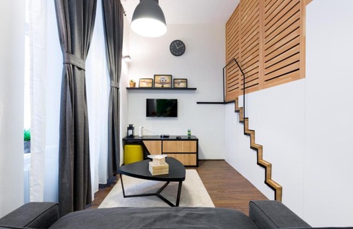 Erzsebetvaros Apartment | Budget-Friendly Stay at After City Park - Rated 9/10!