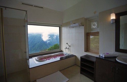 Meppadi Resort | Experience After the Rains: 4-Star Comfort & Family-Friendly Amenities