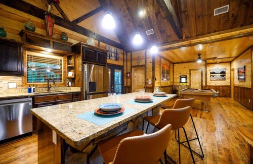 Broken Bow Cabin | After the Sunset! 1-Level 5BR w/Pool + Arcade