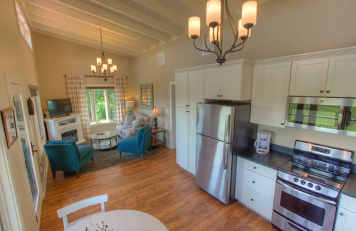 Afton Cabin | Pet-Friendly Retreat at Afton Mtn. Vineyards - 9.8 Rated!