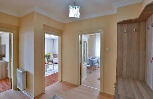 Afyonkarahisar Apartment | Inviting Afyon Can Termal Apart with Hot Tub & Breakfast
