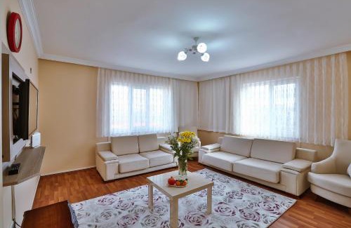 Afyonkarahisar Apartment | Inviting Afyon Can Termal Apart with Hot Tub & Breakfast