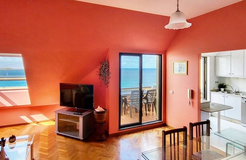 Malpica de Bergantinos Apartment | Seaside Retreat at AG Piso Dúplex A Terraciña de Malpica