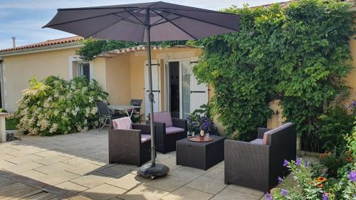 Saint-Georges-les-Baillargeaux House | Agapanthé: Guest Rated 9.7/10 for Your Next Stay