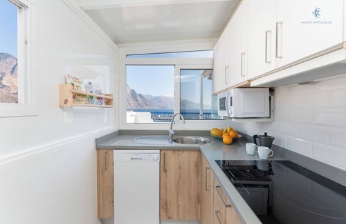 Puerto de las Nieves Apartment | Agaete White&blue Rooftop: Beachfront with Scenic Views