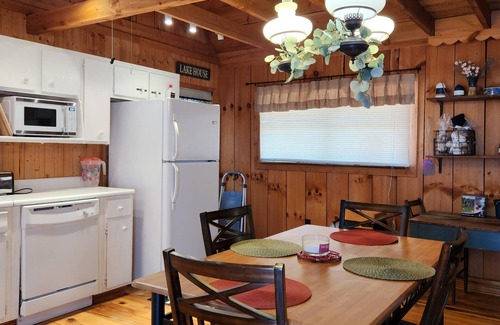 Wellington Cabin | Pet-Friendly Agapé Cabin Lyfe near Cave Run Lake, Rated 9.6