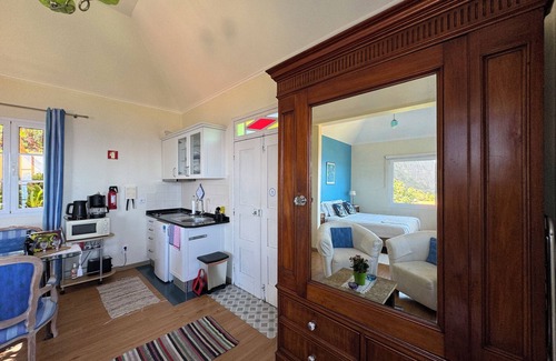 Arco de Sao Jorge Apartment | Agapanthus: Family-Friendly Retreat with Kitchen Amenities