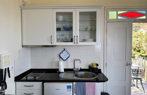 Arco de Sao Jorge Apartment | Agapanthus: Family-Friendly Retreat with Kitchen Amenities