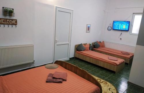 Pitesti House | Guest Rated Casa Agape: Family-Friendly Retreat Awaits