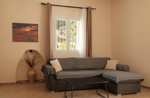 Pelekito Apartment | Modern Apt at Agatha's: Guest Rated 9.4/10, Family Friendly