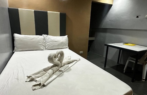 Lopez Hotel | Agathas Hotel: Family-Friendly Stay with Pool & Dining