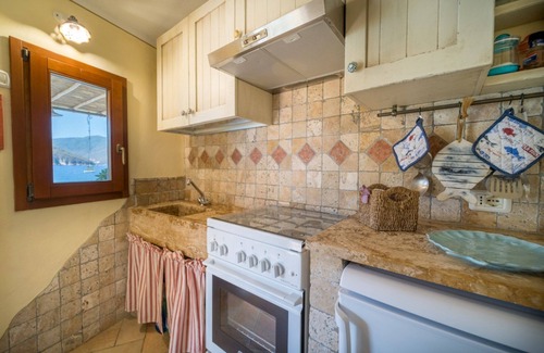 Scaglieri Apartment | Agave: Family-Friendly Hotel with Breakfast & Kitchen Access