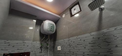 Lajpat Nagar Apartment | Comfortable Aggarwal Home Stay with Private Kitchen & Wi-Fi
