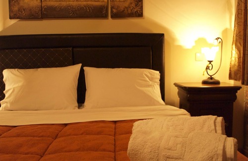 Zagori Hotel | Guest Rated: Aggelon Katafygio with Pool & Breakfast