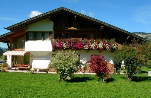Haldensee Apartment | Charming Aggenstein - Country House with Spa & Breakfast