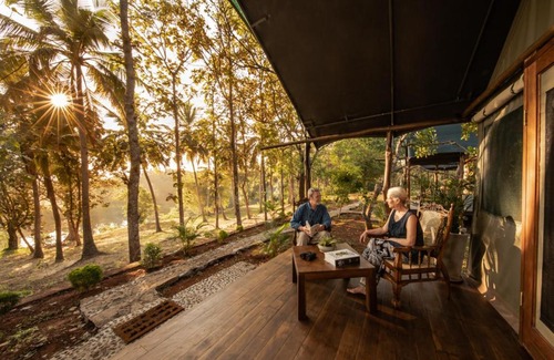 Kalaoya Hotel | Explore Aggressor Safari Lodge: 5-Star Family Retreat