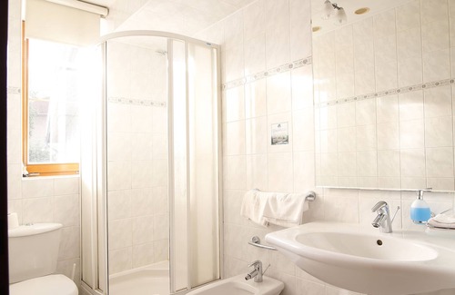 Roznov Pod Radhostem Hotel | Discover Agh Hotel: 4-Star Stay with Top Amenities