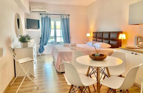 Agios Ioannis Apartment | Beachfront Studio at Agios Ioannis with Ocean Views
