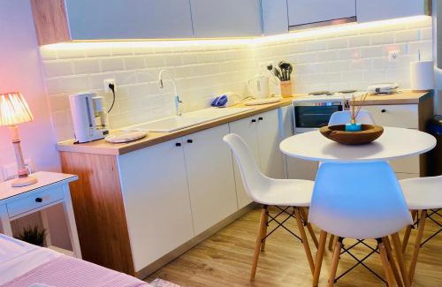 Agios Ioannis Apartment | Beachfront Studio at Agios Ioannis with Ocean Views