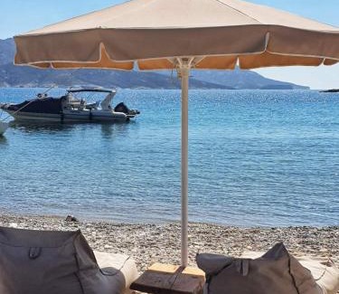 Kimolos House | Beachfront Agios Nikolaos House in Kimolos - 10/10 Rated