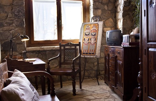Lagadia House | Charming Agnantio Studios & Suites: Family-Friendly Getaway