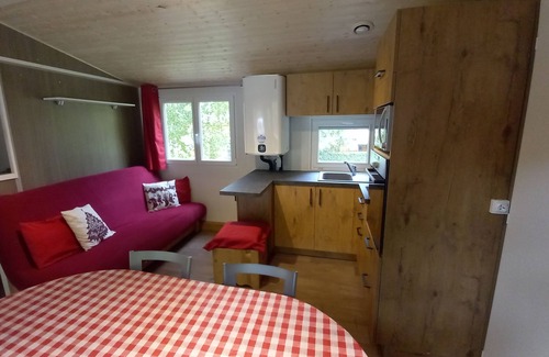 Saint-Leger-les-Melezes Ski Chalet | Cozy Mobil Home Chalet Near Slopes with Pool & Pet Welcome