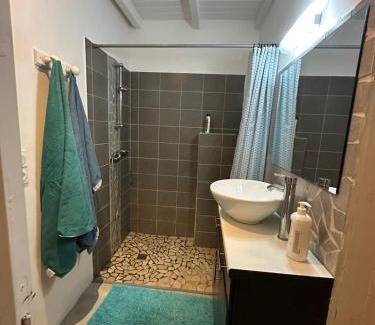 Mare Gailard Apartment | Beachside Apartment with Ocean View - Guest Rated 9.7/10