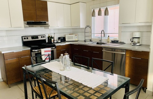 Cote-Saint-Paul Apartment | Convenient Apartment Steps from Metro & Great Amenities