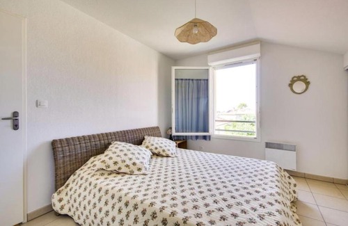 Biscarrosse Plage Apartment | Cozy 3-Star Apartment Near the Ocean with Pool Access