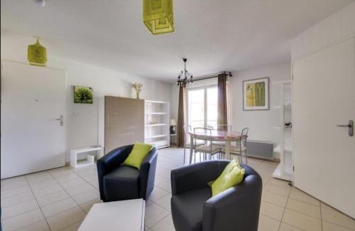 Biscarrosse Plage Apartment | Cozy 3-Star Apartment Near the Ocean with Pool Access