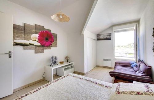 Biscarrosse Plage Apartment | Cozy 3-Star Apartment Near the Ocean with Pool Access