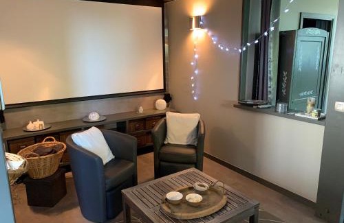 Fronsac Apartment | Convenient Apartment Near Libourne with Spa & Hot Tub