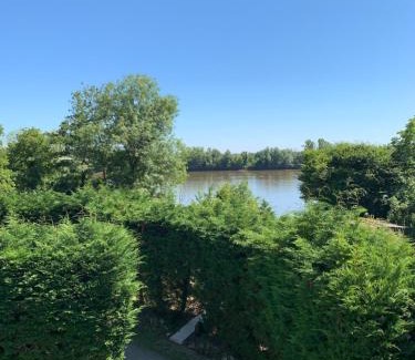 Fronsac Apartment | Convenient Apartment Near Libourne with Spa & Hot Tub