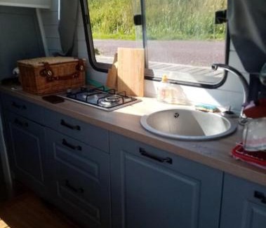 Montertelot Boat Rental | Agréable bateau péniche