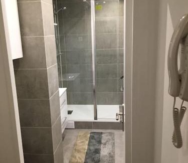 Vanves Apartment | Delightful Two-Room Stay with Loggia and Family-Friendly Space