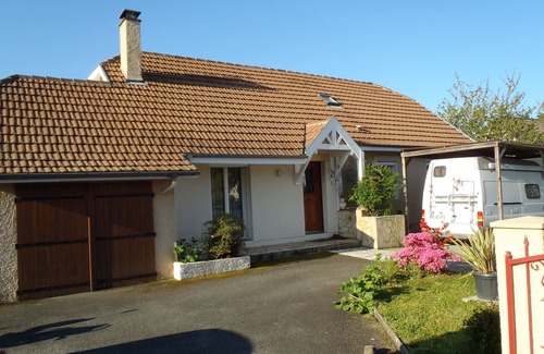 Ousse House | Relaxing Country House with Pool - Family Friendly Retreat