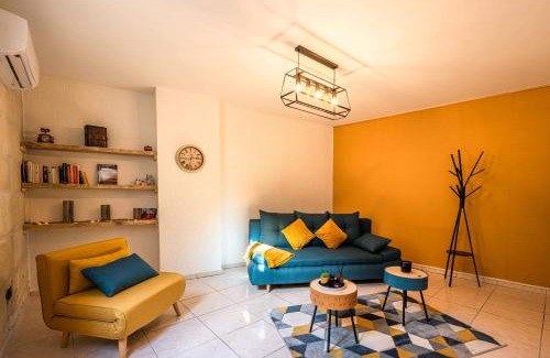 Fourques House | Delightful Agréable Maison in the Heart of the City