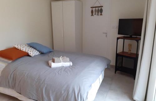 Langrune-sur-Mer House | Cozy Studio Just 5 Minutes from the Beach, Rated 9.1/10