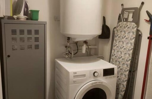 Perigueux Apartment | Cozy Coderc Studio with Hot Tub & 9/10 Guest Rating