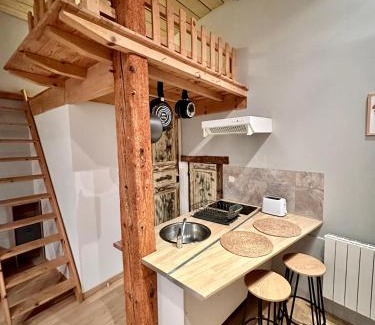 Saint-Gaudens Apartment | Central Studio with Excellent 8/10 Guest Ratings